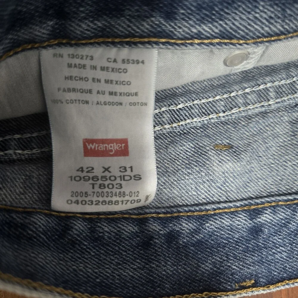 Vtg Wrangler Jeans Men Pemium Denim 42x31 Stonewash Blue Authentics 96501DS Y2K